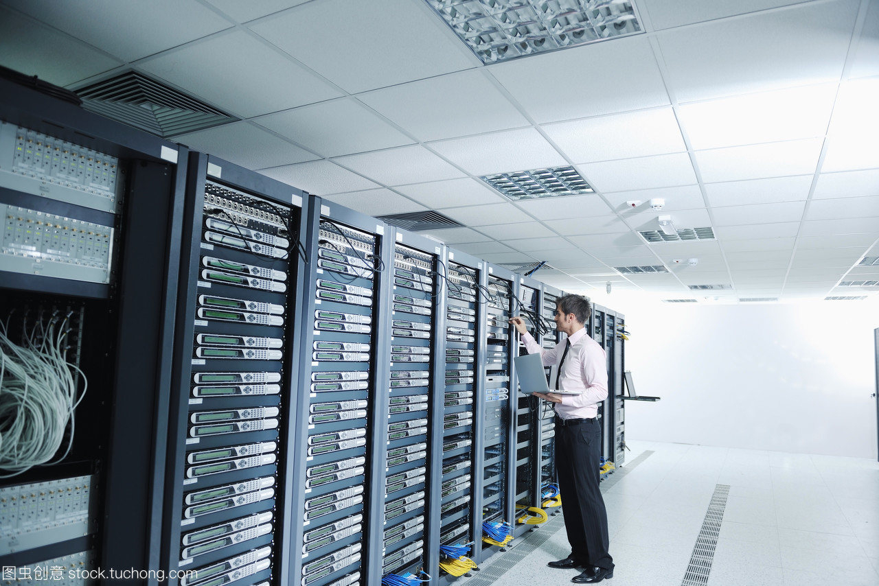 細(xì)纜連世界 計算機網(wǎng)絡(luò)系統(tǒng)工程服務(wù)的現(xiàn)代意義與青年擔(dān)當(dāng)